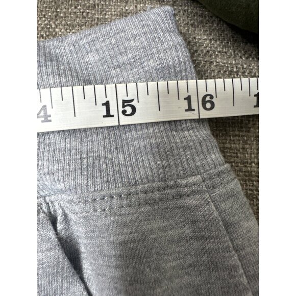 Womens Green Short Sleeve T Shirt and Gray Shorts w/ Pockets - Picture 11 of 12